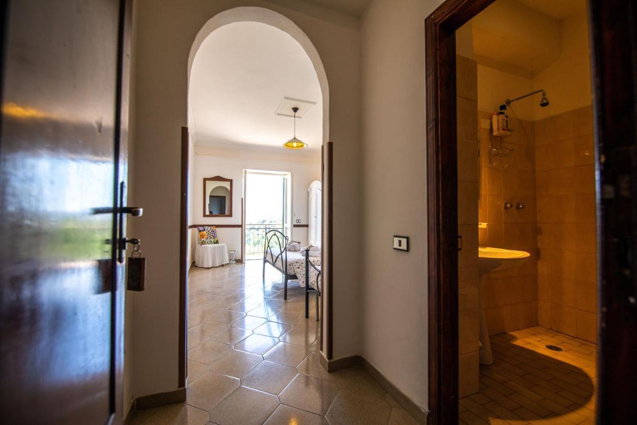 Madonna Della Scala Bed & Breakfast Castellabate Exterior foto